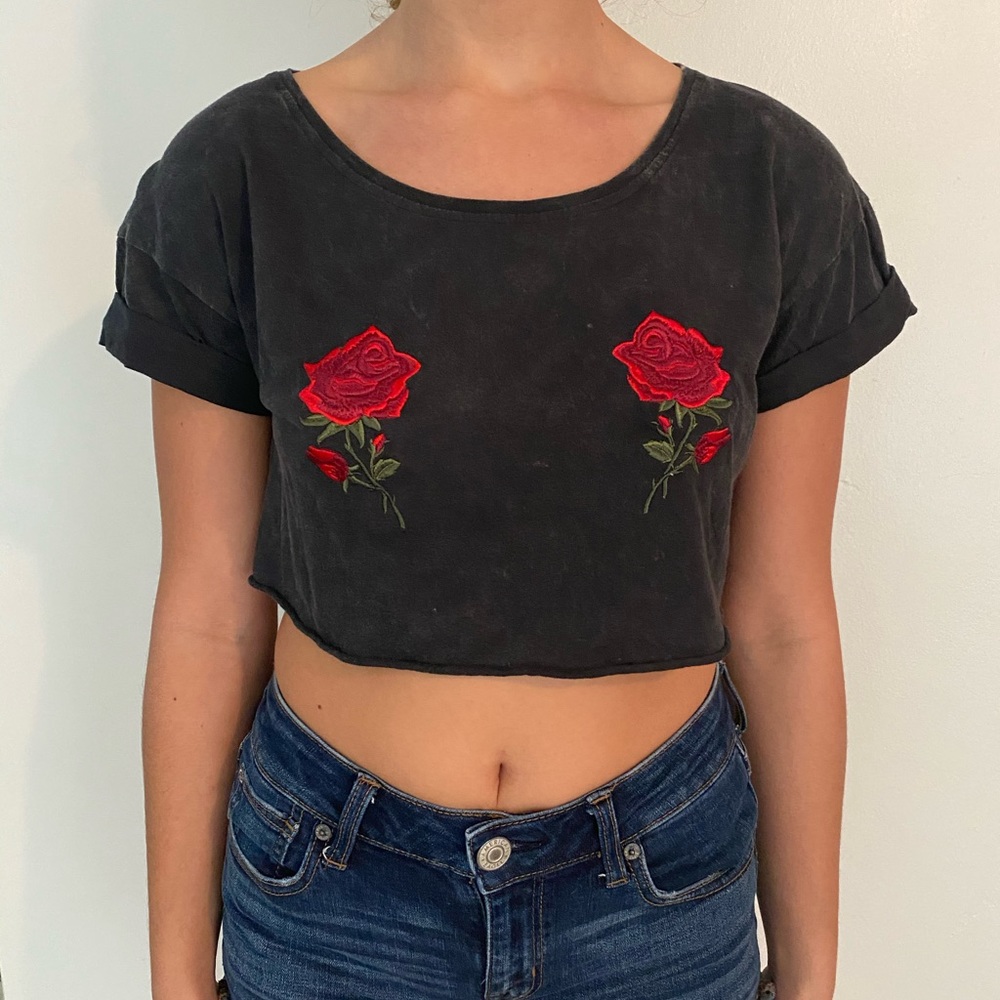 Cutest rose cropped tee